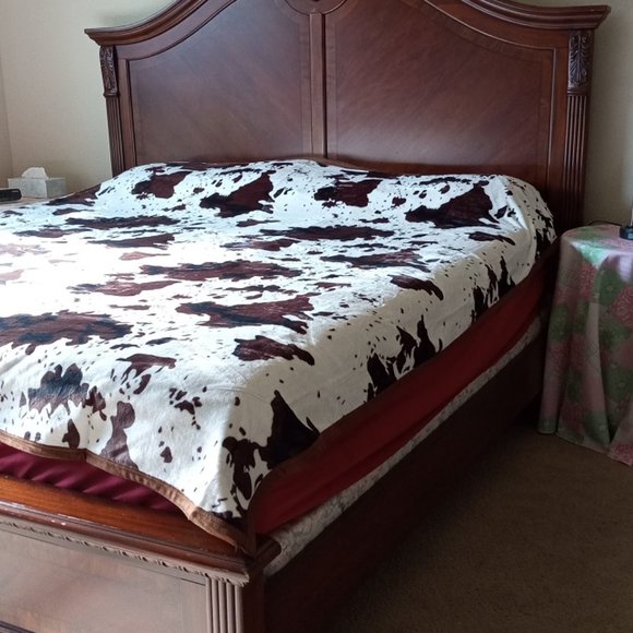 Brown Cow Print Blanket Flannel Blanket - Brown & White - King Size - Picture 2 of 9